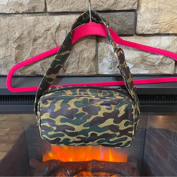 Camouflage Shoulder Bag - Picture 5 of 7